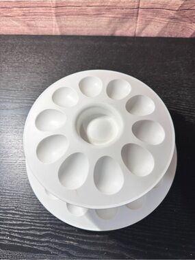 Tupperware "Egg-ceptional" Server designed to hold deviled eggs White Tiered